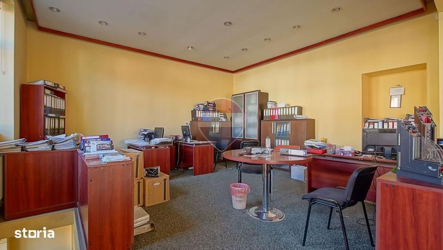 Spațiu comercial, de 120 mp, în Central