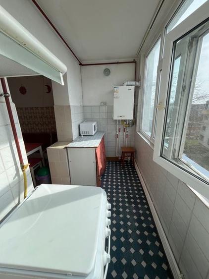 Apartament 3 camere decomandat Poarta 6 - 8