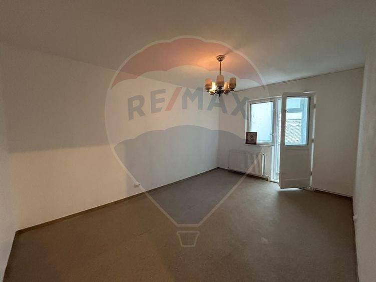 Apartament 3 camere de inchiriat - 1