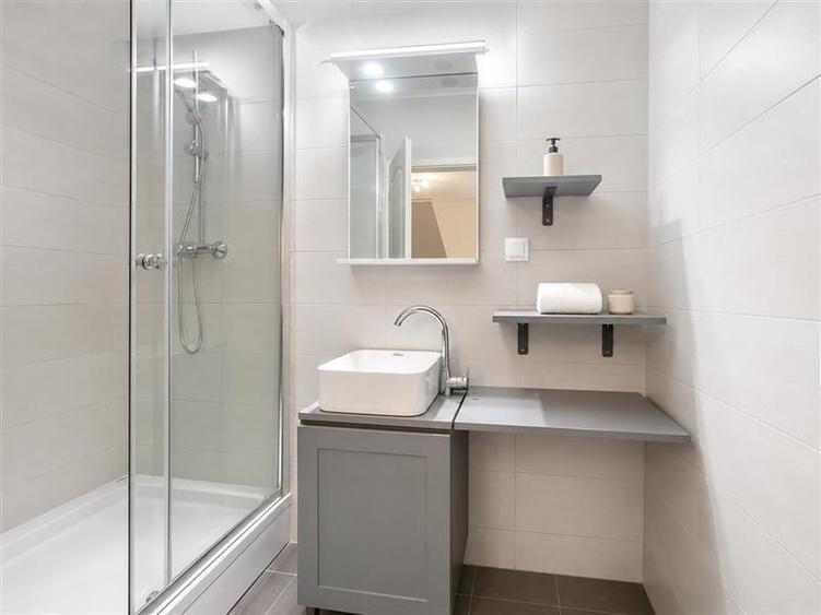 Apartament cu 2 camere decomandat, mobilat în Avantgarden