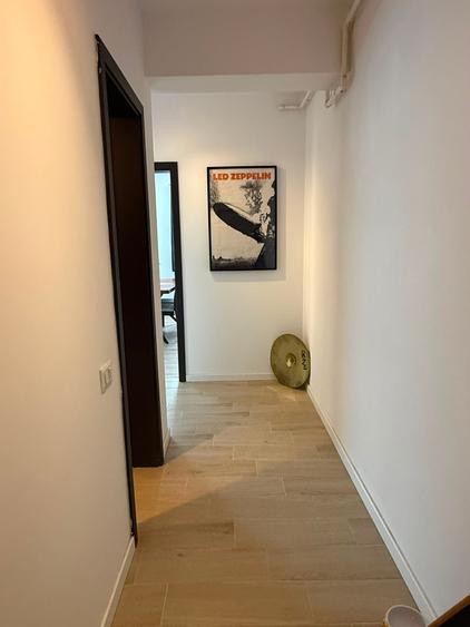 Apartament cu 2 camere semidecomandat în Berceni