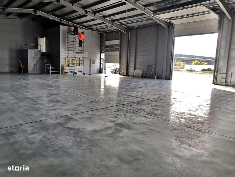 Spațiu comercial, de 600 mp, în Stupini