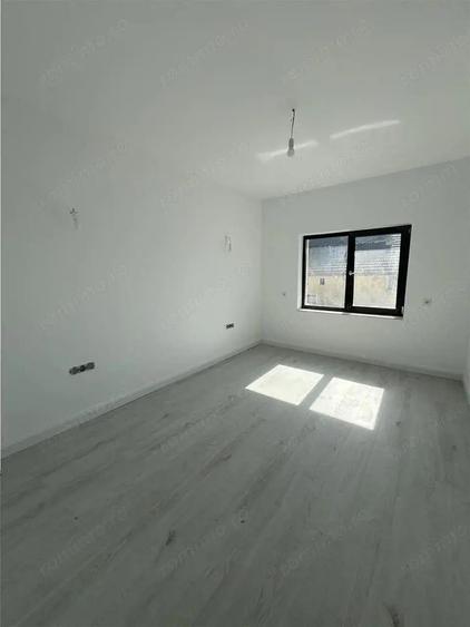 Casa la cheie cu 4 camere 3 bai si teren de 290 mp zona Brana Selimbar - 3