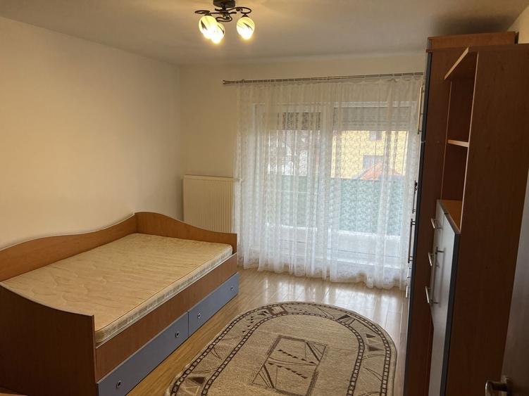 Apartament cu 3 camere decomandat în Șelimbăr