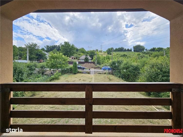 Casă cu 4 camere decomandat în Rădeana