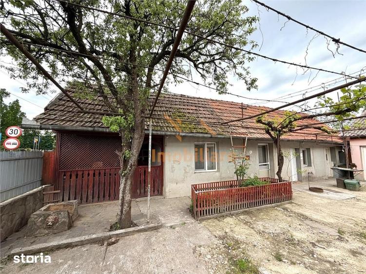 Casă cu 4 camere cu Teren 1081 Mp în Girișu de Criș