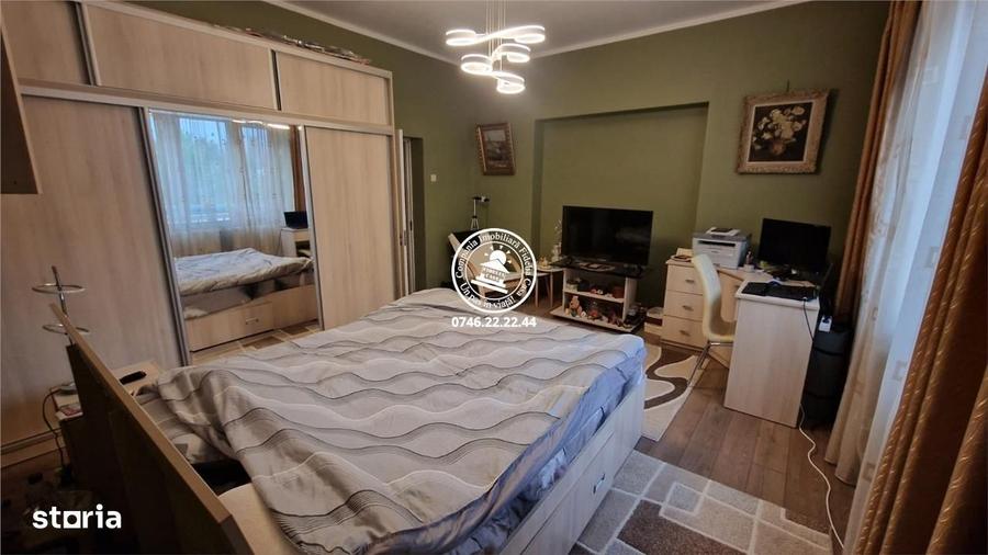 Casă cu 4 camere în Dorobanț
