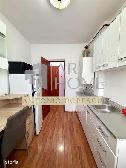 Apartament cu 2 camere semidecomandat, mobilat în Central