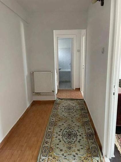 Apartament cu 3 camere decomandat în Casa de Cultură