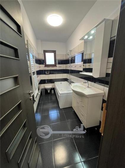 Apartament cu 3 camere decomandat, mobilat în Bucșinescu