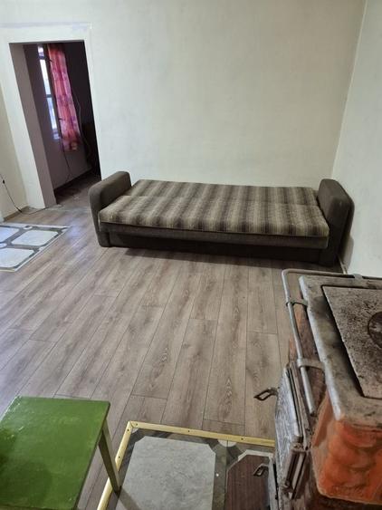 Casă cu 2 camere cu Teren 30 Mp în Central