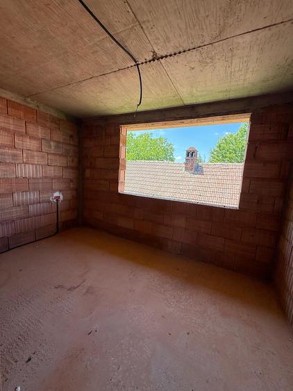 Duplex cu 4 camere cu Canalizare în Sânandrei