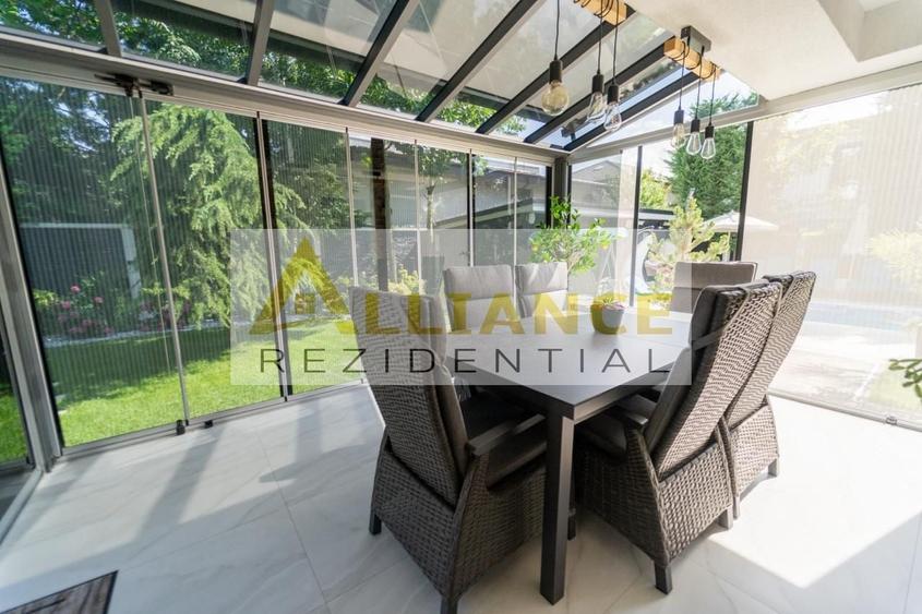 Casă individuală cu 6 camere decomandat cu Piscina în Berceni