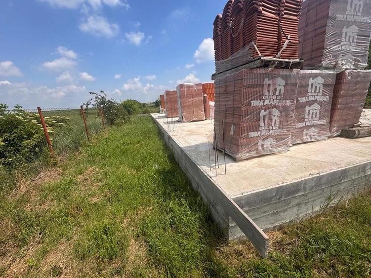 teren intravilan de vanzare cu materiale de constrctie in apropiere de Timisoara . - 4