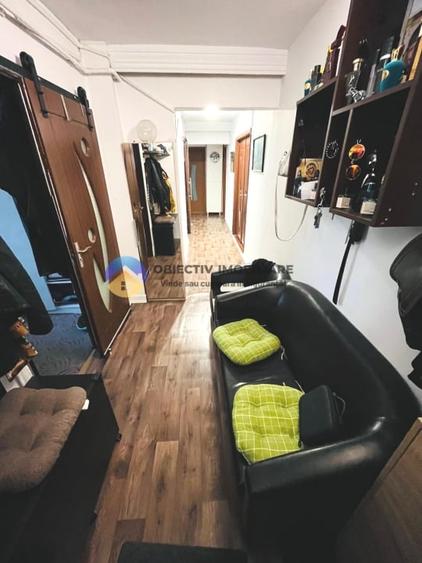 Apartament cu 4 camere decomandat, mobilat în Precista