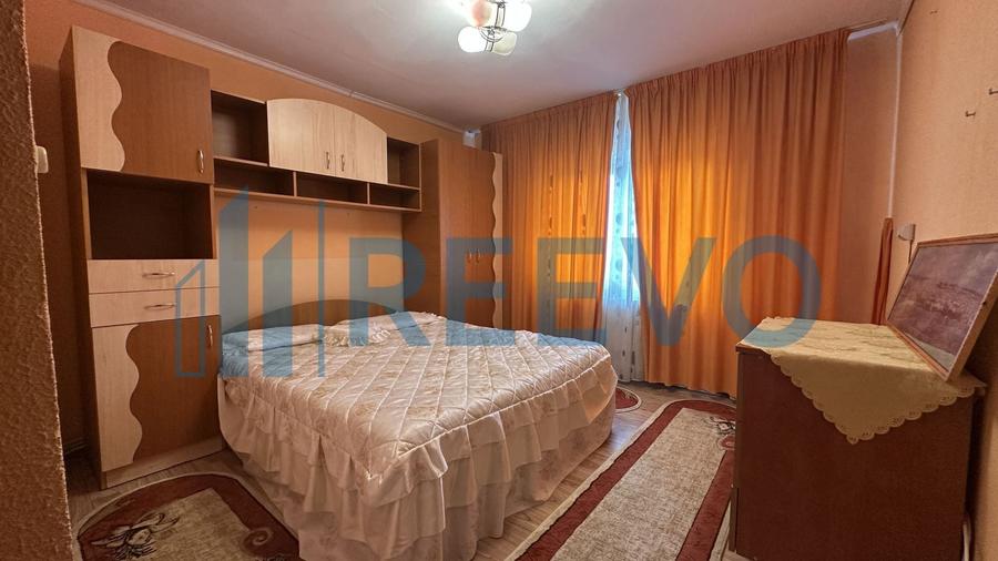 Apartament cu 2 camere decomandat, mobilat în Central