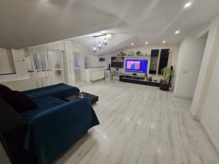 Apartament cu 3 camere decomandat, mobilat în Rovine