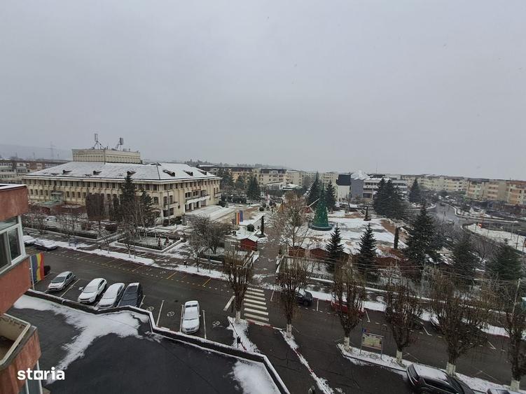 Apartament cu 4 camere în Ultracentral