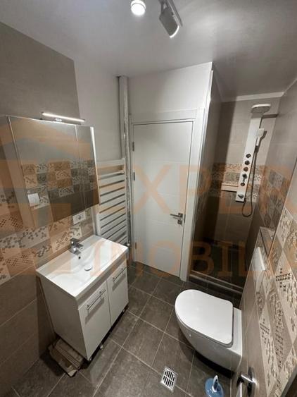 Apartament cu 2 camere decomandat în Casa de Cultură