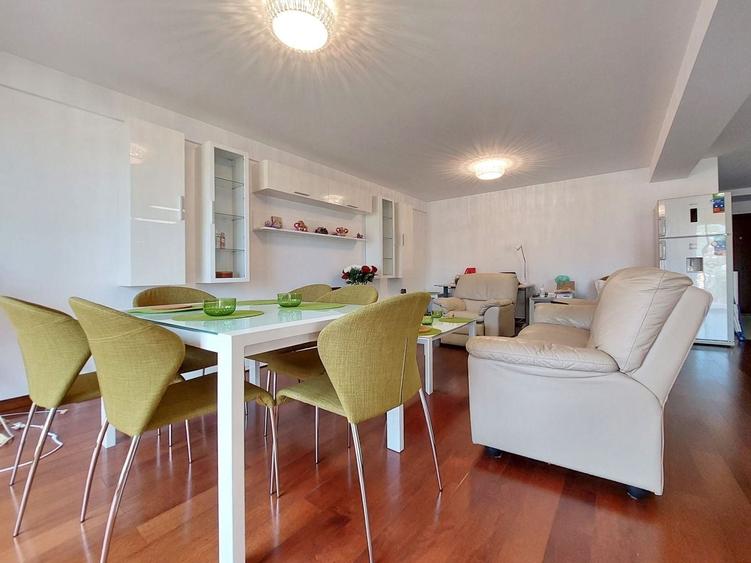 Apartament cu 4 camere decomandat în Brașovul Vechi