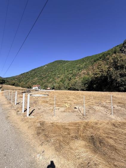 Teren de 1000 mp, în Râu de Mori