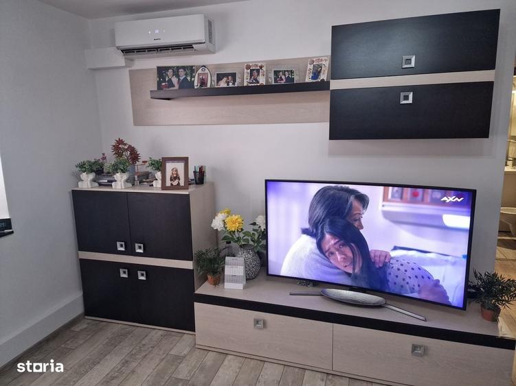 Apartament cu 2 camere semidecomandat în Craiovița Nouă