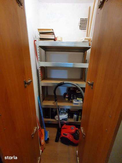 Apartament cu 3 camere semidecomandat în Tomis II