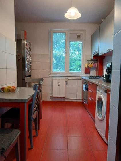Apartament cu 3 camere decomandat, mobilat în Drumul Taberei