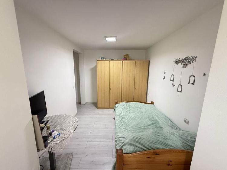 Apartament cu doua camere decomandat ,zona Nufarul - 3