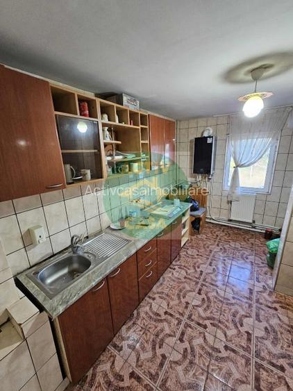 Apartament 4 camere,2 bai, 2 balcoane