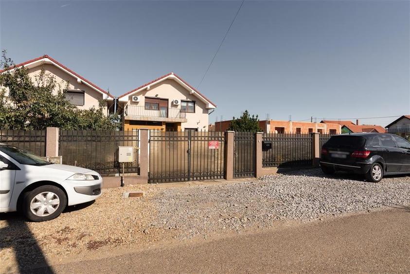 Casa P+M cu 4 camere+living+loc de luat masa in Santion - 59