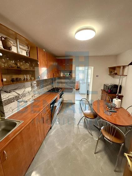 3 decomandate - 2 bai - etaj 1 - centrala proprie - McDonald's - 7