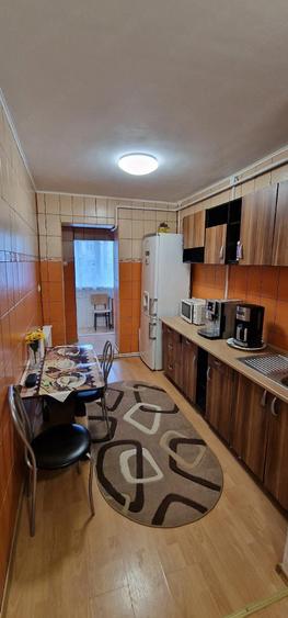 inchiriez apartament 2cam dec - 3
