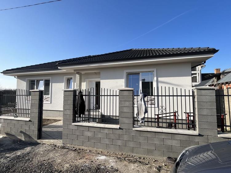 Individuala Utvin,4 Camere,2 Bai,Terasa Acoperita - 1