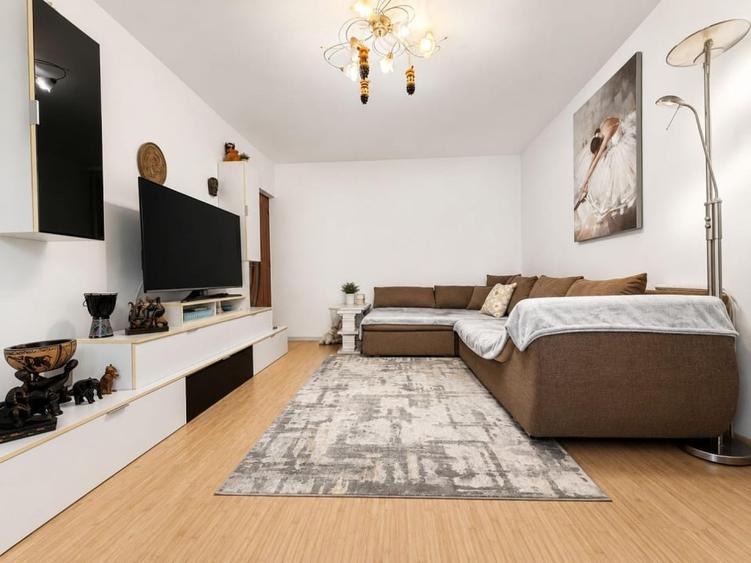 Apartament 3 camere Basarabia | 2 Bai - 2 Balcoane | An 1982 - 1
