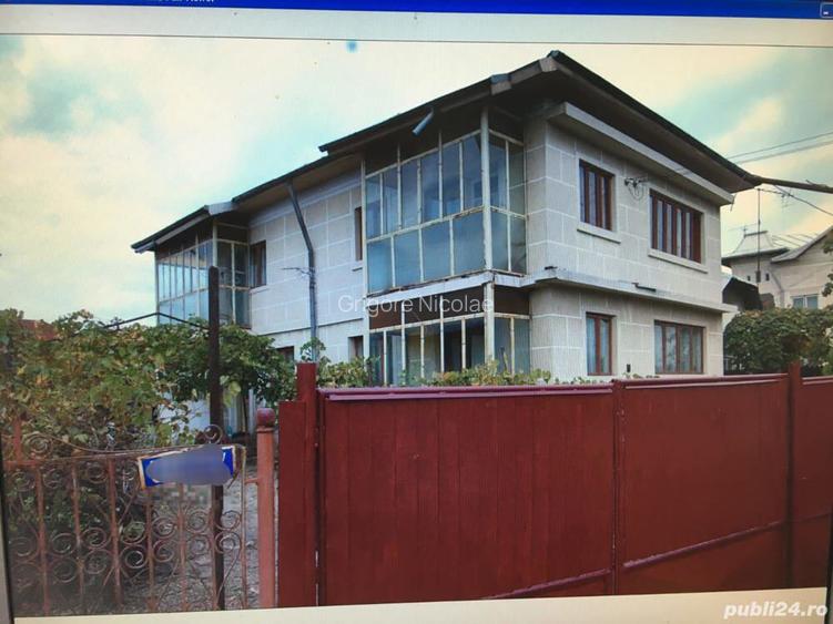 Vand casa cu etaj si 3100mp teren in sat Gardinesti,23km de Pitesti