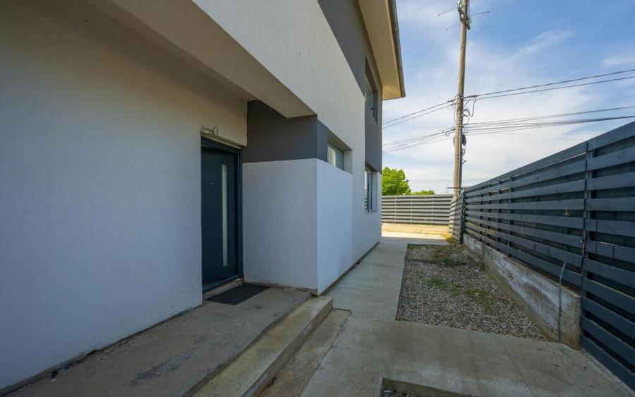 Casa moderna 3 dormitoare,140m2,living generos, loc - 8