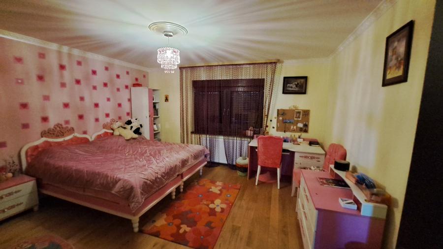 VILA INDIVIDUALA SUPERBA - CU TEREN GENEROS - AMPLASAMENT IDEAL - 50