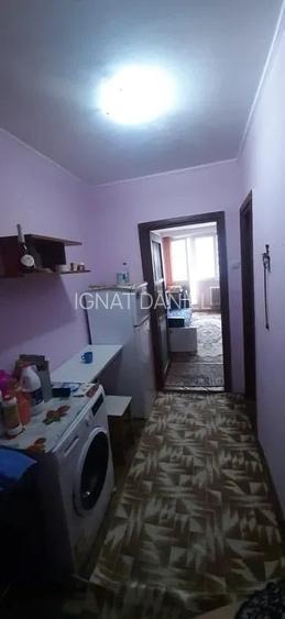 Garsoniera, etajul 6/10,  zona Podu Ros