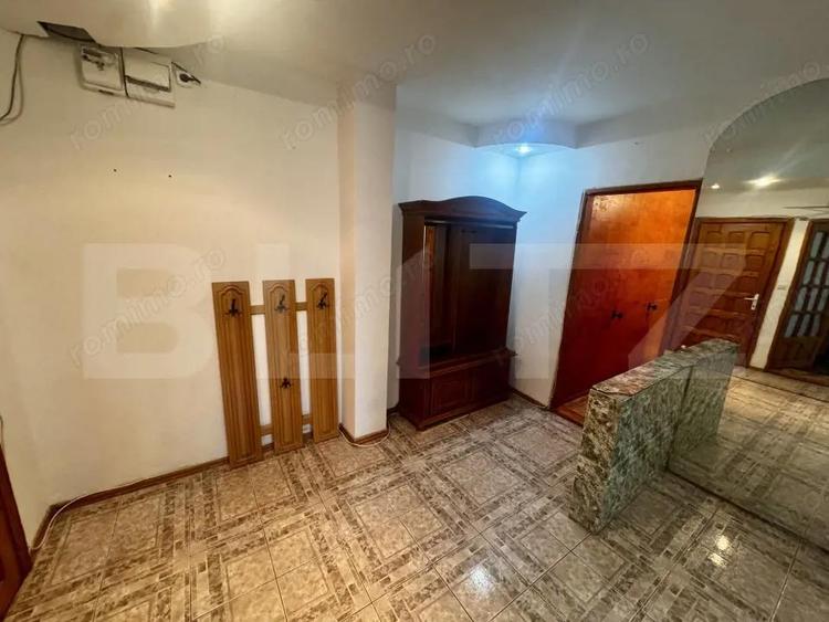 Apartament 3 camere 72mp, etaj 3, Centrala termica proprie, 1 Mai - 5