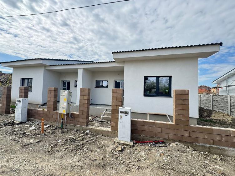 Duplex pe parter langa Carrefour toate utilitatile - 2