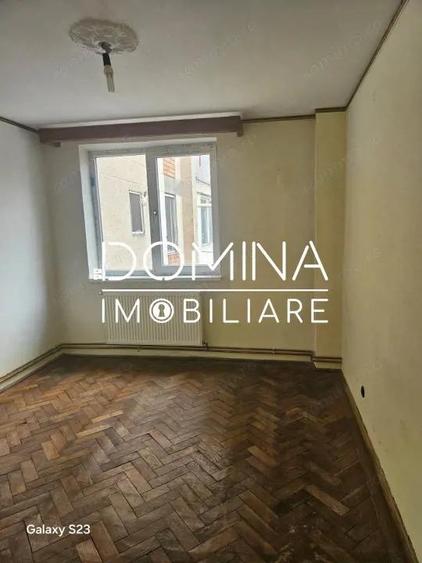 Vanzare apartament 3 camere *etaj 2 - decomandat* - Strada Zambilelor - 5