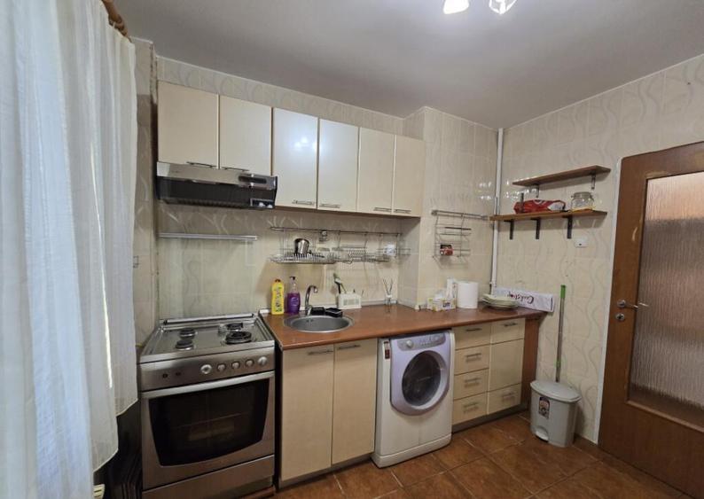 Apartament 3 camere, Nord Complexul Mare, etaj 1 - 1