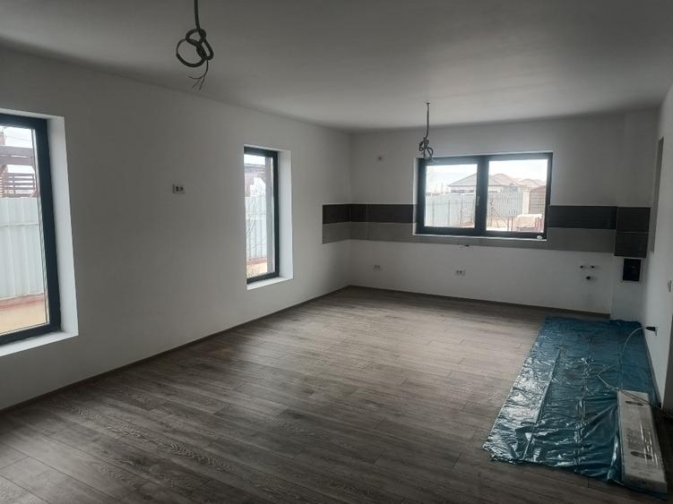 Proprietar, vând casă la intrare in Prejmer  - 2