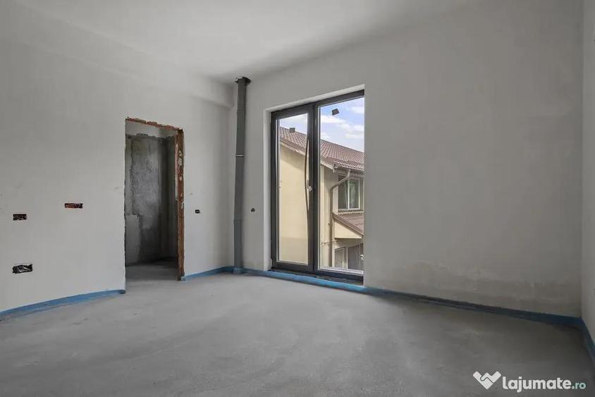 Casa spa?ioasa cu terasa ?i loc de parcare Milit... - 9