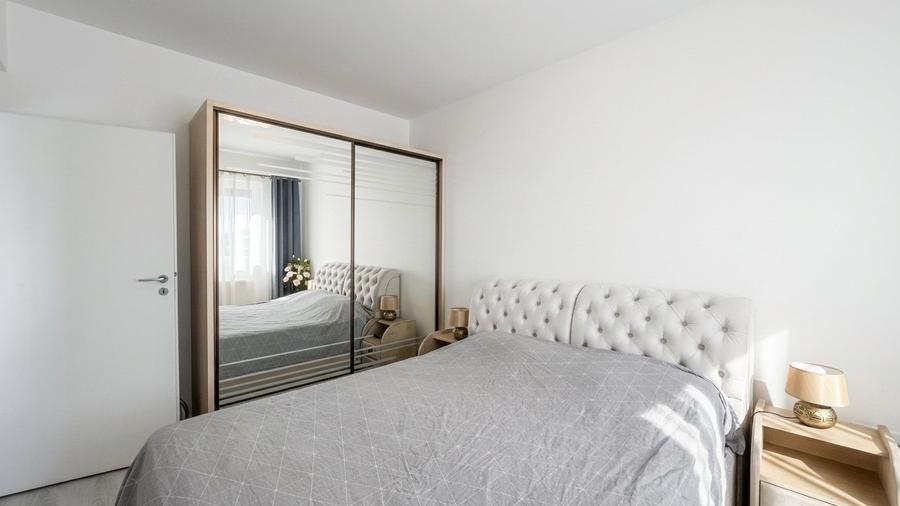 Apartament cu 2 camere semidecomandat, mobilat în Dobroești