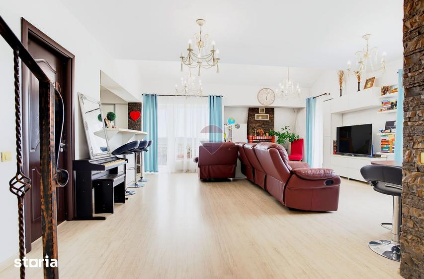Apartament cu 5 camere decomandat în Breazu