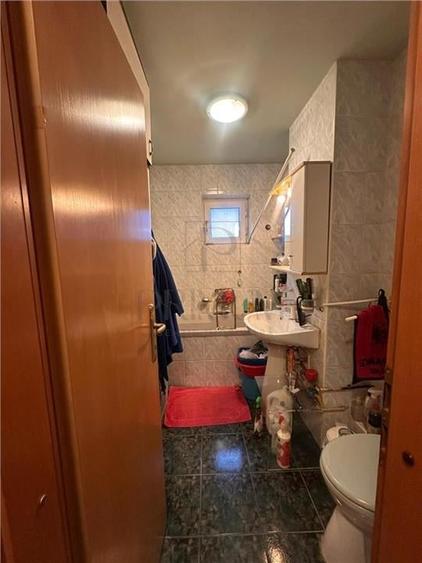 MIRCEA CEL BATRAN - ETAJ 1 - DECOMANDAT - 3 CAMERE - 5