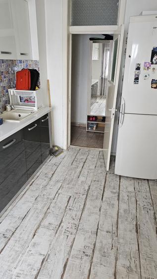 De vanzare apartament 4 camere - 4