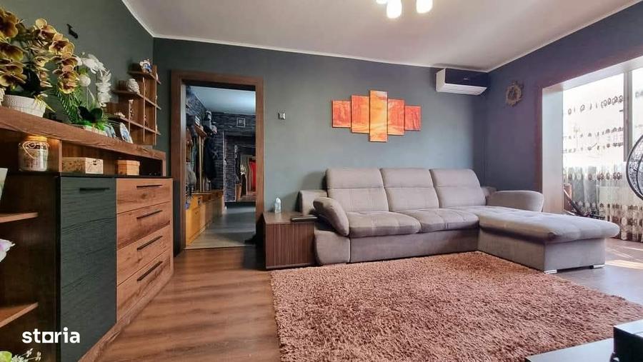 Vand Apartament 3 camere Micalaca - 1